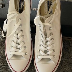 White converse NEW. Unisex